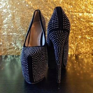 Meet your Posher, Leila